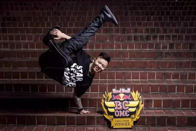 热血街舞团bboy杨凯ldquo常青rdquo舞坛的秘诀